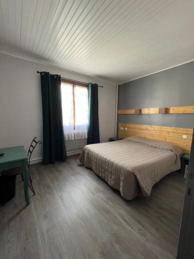 Hotel Le Coq D'Or Les Angles (Pyrenees-Orientales) Exterior foto